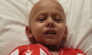 “Ovo je Božije čudo”: Majka podijelila srećne vijesti, maleni Bogdan pobijedio opaku bolest FOTO