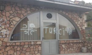 Nove provokacije! Bošnjaci u Crnoj Gori opet su bili meta uvredljivih poruka