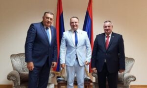 Završava službu u regionu: Višković i Dodik uručili Plaketu prijateljstva Borisovu FOTO