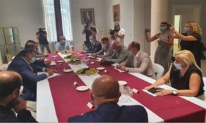 Dodik sa Srbima u Mostaru: Vjerujem da ćemo učestvovati u raspodjeli nove vlasti