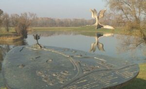 “Čin duboke mržnje”: Srpski istoričar tvrdi da je Jasenovac po načinu ubijanja gori od Aušvica