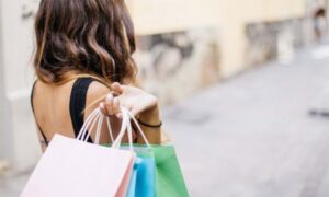 Udruženja potrošača i inspektori upozoravaju građane: Sniženja često samo mamac za kupovinu