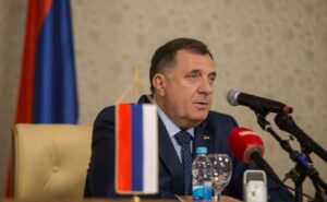 “Rame uz rame sa Vidovdanom”: Dodik istakao da Srpska i Srbija danas slave jedinstvo srpskog naroda