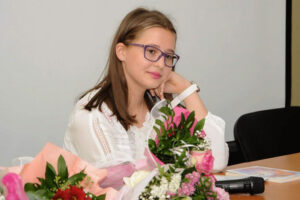 I BiH ima kime da se ponosi: Dvanaestogodišnja Nejla Trtak promovisala prvu knjigu