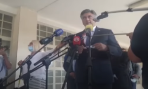 “Pardon, ovo još nikad nisam napravio”: Plenković novinarki izbio telefon iz ruke VIDEO