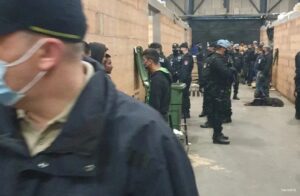 Akcija u rano jutro: Policija pretresa migrantski centar u Blažuju