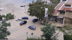 Obilne padavine u Crnoj Gori: Nakon snažnog nevremene, pojedini gradovi pod vodom