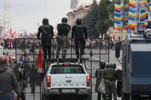 Novi protesti u Bjelorusiji: Demonstanti se uputili ka rezidenciji Aleksandra Lukašenka VIDEO