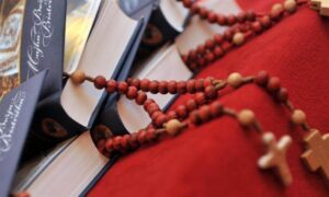 Skandal trese crkvu! Ostavka biskupa zbog optužbi za seksualno zlostavljanje maloljetnika