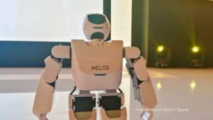 Robot koji razmišlja poručio ljudima: Ne bojte se, dolazimo u miru