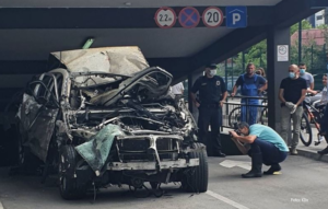 U eksploziji oštećeno 11 automobila: Bomba postavljena ispod vozila bivšeg policajca