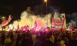 Opozicija upozorava na plaćene provokatore: Pobjedu slaviti kod kuće, ne na ulicama