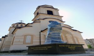 Djelo slikara i vajara iz Banjaluke: Spomenik blaženopočivšeg patrijaha srpskog Pavla krasi Pale