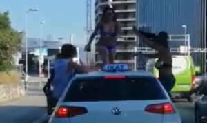 Ludnica u Splitu: Zgodne djevojke izašle iz taksija i priredile mini striptiz VIDEO