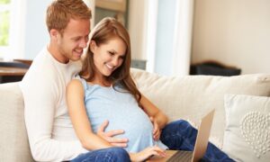 “Ne razvodi se ako te muž prevari dok si trudna”: Jedna rečenica izazvala žestoku raspravu na internetu