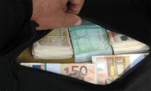 Ko nosi pare iz BiH: Prijavljeno iznošenje čak 851.000 evra