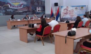 Predsjednica Srpske u Doboju! Uručeni ključevi stanova za 13 mladih bračnih parova