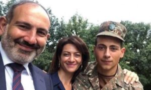 “Obuci uniformu i idi…”: Sin premijera Jermenije ide u rat, majka ga ispratila potresnim riječima