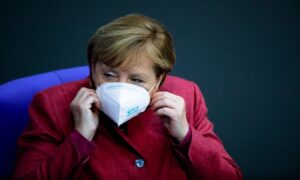 Angela Merkel na meti kritika: Maska koju nosi je falsifikat, najverovatnije iz Kine