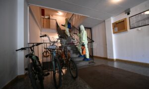 Naredba Gradskog štaba: Počela masovna dezinfekcija stambenih zgrada u Banjaluci FOTO