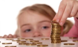 Olakšanje za kućne budžete: U Srpskoj sutra počinje isplata dječjeg dodatka