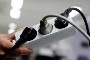 Predstavljaju rizik od povreda i strujnog udara: Povučena četiri tipa produžnog kabla