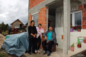 “Svaka pomoć dobrodošla”: Humani mještani Podbrda grade kuću šestočlanoj porodici