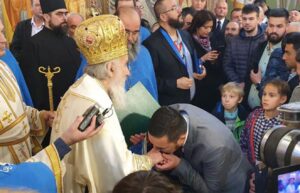 Znak zahvalnosti za pomoć: Patrijarh Irinej uručio gramatu gradonačelniku Doboja Borisu Jeriniću