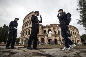 Italija: Vanredno stanje do 31. januara, maske na otvorenom