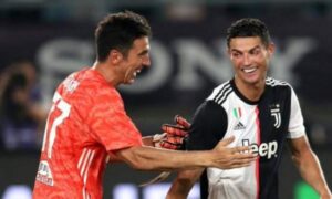 Opšte rasulo u Torinu: Sedam igrača Juventusa napustilo izolaciju