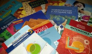 Za nabavku knjiga i školskog pribora: Novačana pomoć djeci iz hraniteljskih porodica