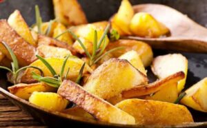 Kulinarski trikovi: Šef preporučuje maslinovo ulje za pečenje krompira