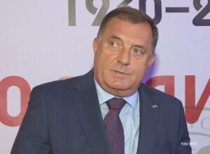 Dodik bez “dlake na jeziku”: Visoki predstavnici će sahraniti BiH