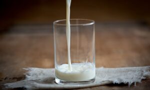 Čudan način “krpljenja” budžeta: Majka od prodaje svog mlijeka zaradila 19.300 evra
