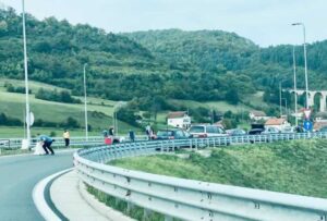 Teška nesreća na auto-putu: Preminuo motociklista nakon pada, njegova saputnica teško povrijeđena