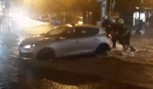 Oluja u Hrvatskoj i BiH: Zagreb poplavljen, vjetar čupao drveće iz korijena u Bihaću