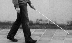Bezbjedno kretanje ulicama: Digitalni uređaji koji olakšavaju život slijepim i slabovidim osobama