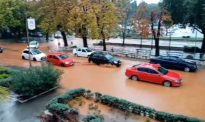 Nevrijeme na sjevernom Jadranu: Gradovi pod vodom, saobraćaj u kolapsu, prijete poplave