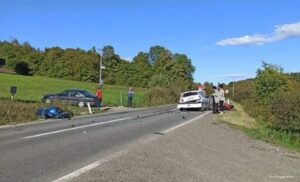 Motociklista povrijeđen u teškoj nesreći: Sudar tri vozila kod Prnjavora