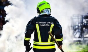 Materijalna šteta 180.000 KM: Požar u Čelincu “progutao” firmu, viljuškar i materijal