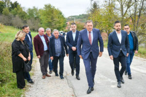 Dodik u Čokorskim poljima: SNSD u Banjaluci uradio više od hiljadu kilometara puteva