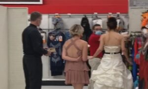 Ili ženi ili ona ode! U vjenčanici se pojavila vjereniku na poslu i “ozbiljno” zaprijetila VIDEO