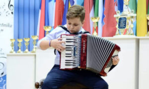 Novi uspjeh harmonikaša iz Bijeljine: Desetogodišnji Đorđe osvojio još jedno zlato