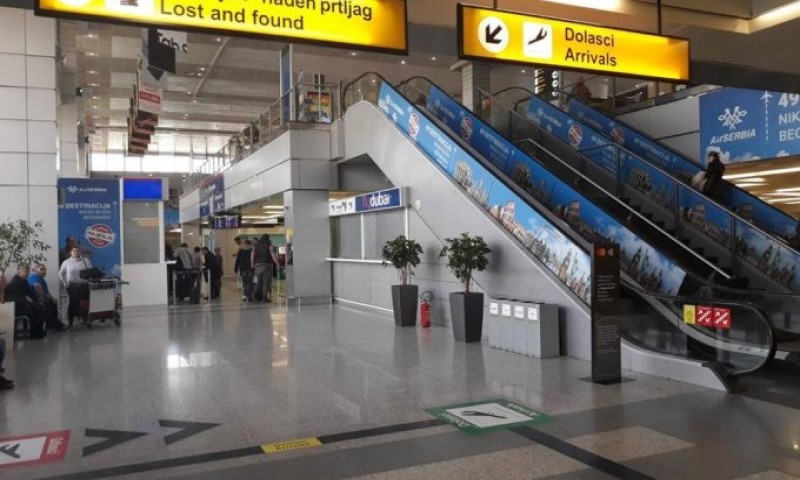 Višesatna čekanja i tehnički problemi: Aerodrom “Nikola Tesla” se ...