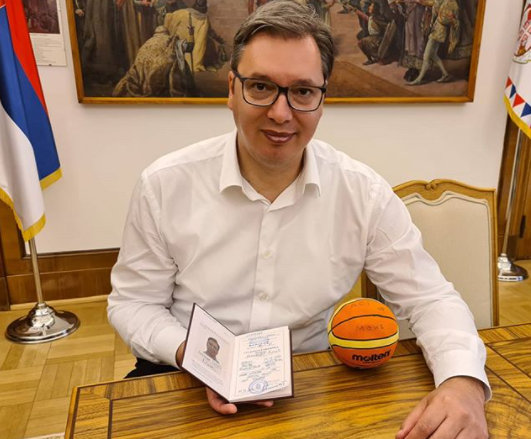 Lider Srbije “proširuje znanje”: Vučić izašao na tri kolokvijuma, čekaju ga još dva testa