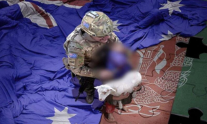 Jezivo! Australija želi izvinjenje Kine zbog lažne fotografije djeteta i vojnika s nožem