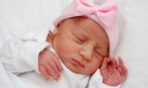 Rezultati istraživanja koji će vas raznježiti: Šta bebe rade prvi sat nakon rođenja