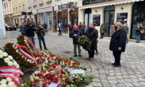 “BiH čvrsto stoji uz Austriju”: Turkovićeva položila cvijeće na mjestu terorističkog napada