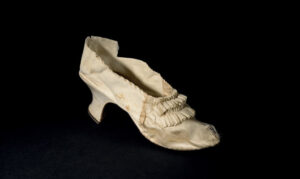 Cipela Marije Antoanete na aukciji po početnoj cijeni od 10.000 evra