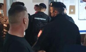 PALE DNS tvrdi da im policija hapsi aktiviste: “Izborni štab nam je pod okupacijom” VIDEO